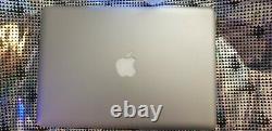 Apple Macbook In Very Good Condition, Silver Colors. In Promotion 26/12/20
