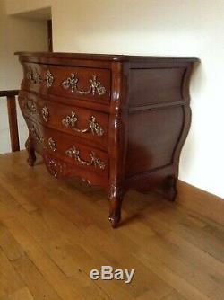 Bordeaux Regency Style Louis XV Commode In Very Good Condition