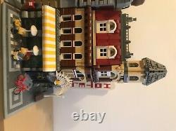 Cafe Corner Lego 2007, Very Good Condition No Missing Room Without The Box