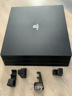 Console Ps4 Pro 1to Sony Complete And In Very Good Condition / Little Served