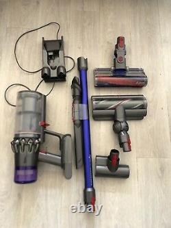 Dyson V11 Absolute Extra Vacuum Cleaner Broom Very Good Condition