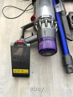 Dyson V11 Absolute Extra Vacuum Cleaner Broom Very Good Condition