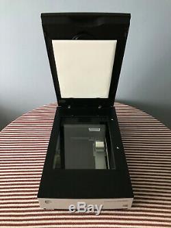 Epson Perfection V700 Photo (flatbed Scanner) In Very Good Condition
