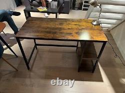 Modern Wooden Desk In Very Good Condition