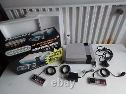 Nintendo NES Console Pack Control Deck in Very Good Condition