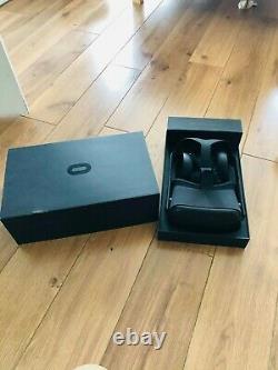 Oculus Quest 64gb Vr Virtual Reality Helmet Black Very Good Condition With Controllers