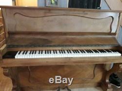 Piano Right Pleyel Model N ° 33r551 Serie N'145160. In Very Good Shape. Urgent