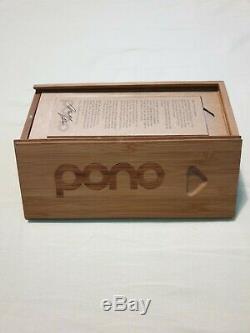 Ponoplayer Black, Very Good Condition, Box Domino And Accessories Included