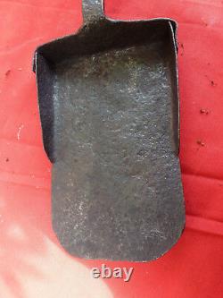 Very Beautiful 18th Century Wrought Iron Fireplace Shovel (very Good Condition)