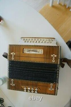 Ancien accordeon BRIVE francois dedenis tres bon etat 1930