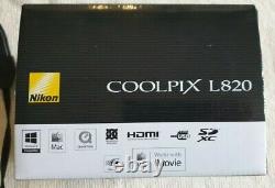 COOLPIX L820 de Nikon avec tous ses accessoires, en très bon état