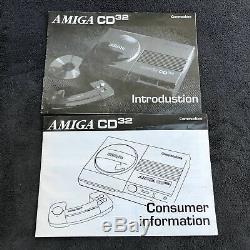 Commodore Console Amiga CD32 PAL Très Bon état