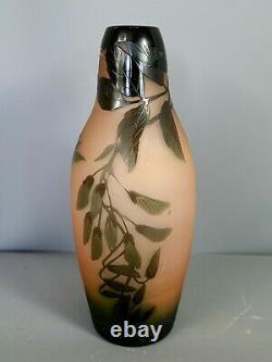D'Argental vase en verre multicouches décor floral signé Très bon état