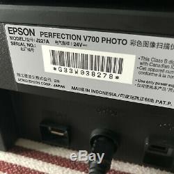 EPSON Perfection V700 Photo (scanner à plat) en TRÈS BON ÉTAT