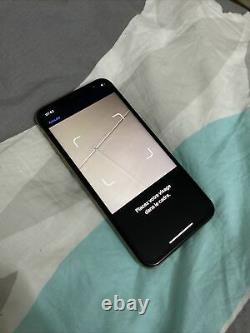 IPhone XS 64 GO or débloqué très bon état avec défaut