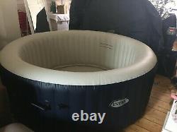 Jacuzzi spa INTEX TRES BON ETAT 4-5 PERSONNES BAINS A BULLES