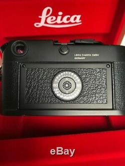 Leica M6 noir, très bon état, N°1916153 avec boite, notice, courroie d'origine