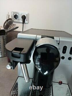 Machine à café Nespresso Delonghi très Bon Etat Avec Mousseur De Lait