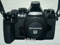 Olympus OM-D E-M1 Mk I 16 MPix (boitier), 6663 clics, 3 batteries, très bon état