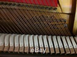 PIANO DROIT PLEYEL modèle N° 33R551 serie n'145160. En tres bon état. Urgent