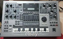 ROLAND MC 505 Groovebox tres bon état en carton