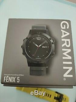 Smartwatch Garmin Fenix 5 Sapphire En Très Bon Etat