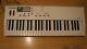 Waldorf Blofeld Keyboard 49-note Digital Synthesizer White Très Bon états